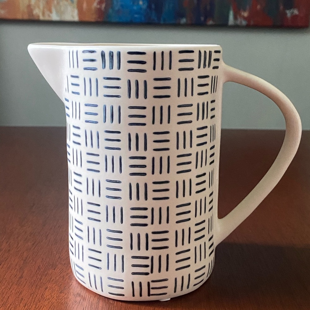 50oz Black & White Grid Ceramic Pitcher